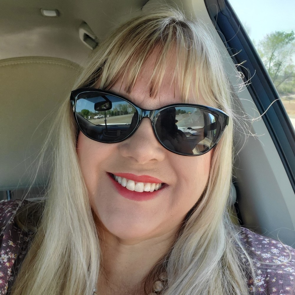 Meet your Posher, Julie